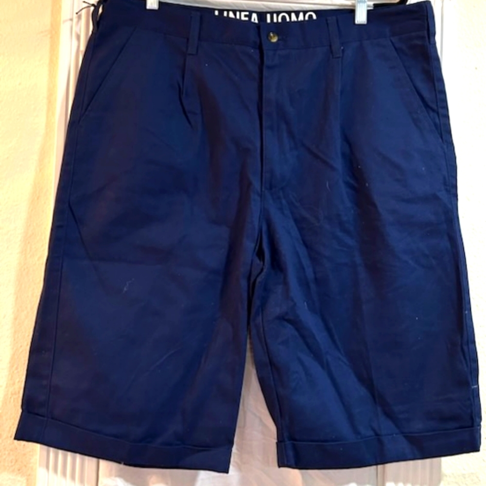 -Linea Uomo Navy men shorts.     size 40